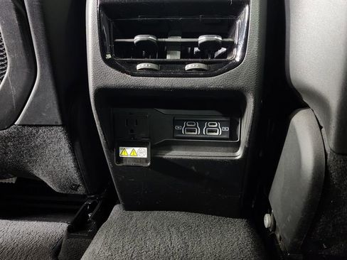 Used 2023 Jeep Grand Cherokee Altitude image 30