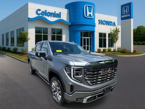 Used 2024 GMC Sierra 1500 Denali w/ Denali Reserve Package AWD/4WD image 9