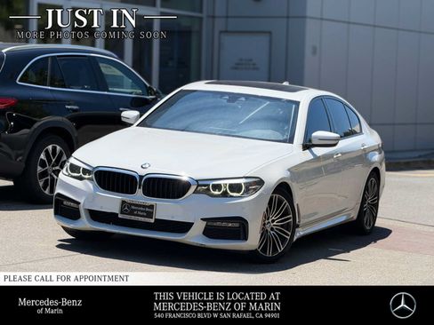 Used 2019 BMW 530i w/ M Sport Package RWD image 2