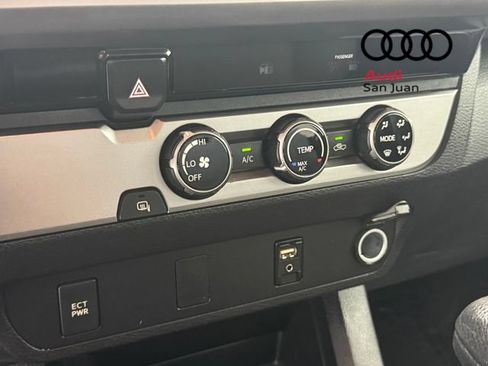 Used 2017 Toyota Tacoma SR5 w/ Tow Package RWD image 19