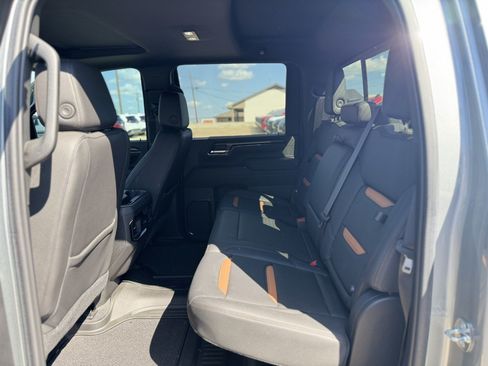 Used 2024 GMC Sierra 2500 AT4 w/ AT4 Premium Plus Package AWD/4WD image 7