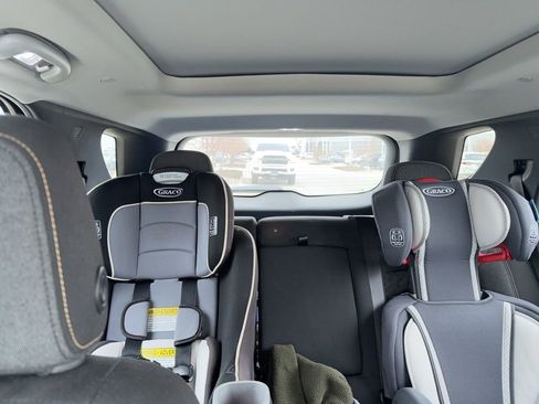 Used 2018 Chevrolet Equinox LT w/ Sun & Infotainment Package image 16