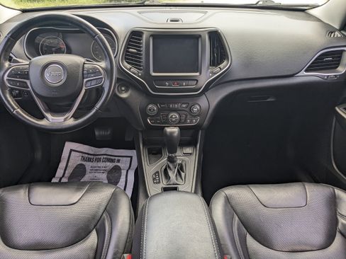 Used 2021 Jeep Cherokee Latitude Lux w/ Comfort/Convenience Group image 13