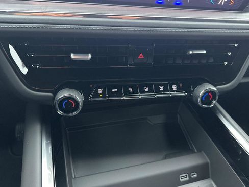 New 2026 Chevrolet Suburban LS image 20