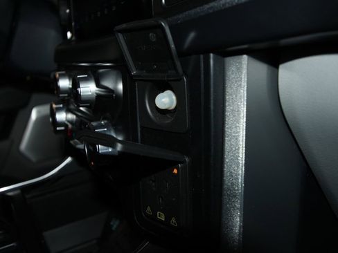 Used 2023 Ford F150 Limited image 34