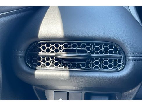 Certified 2027 Honda HR-V LX image 28