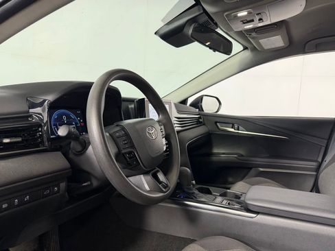 Used 2025 Toyota Camry LE image 17