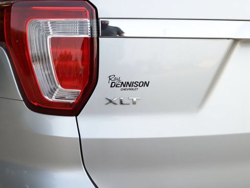 Used 2019 Ford Explorer XLT FWD image 33