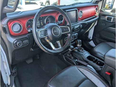 Used 2022 Jeep Wrangler Rubicon w/ Cold Weather Group image 9