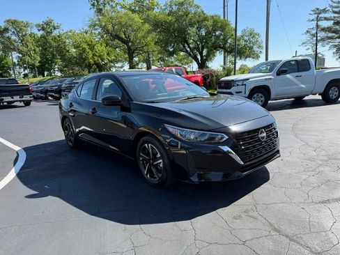 Used 2025 Nissan Sentra SV FWD image 8