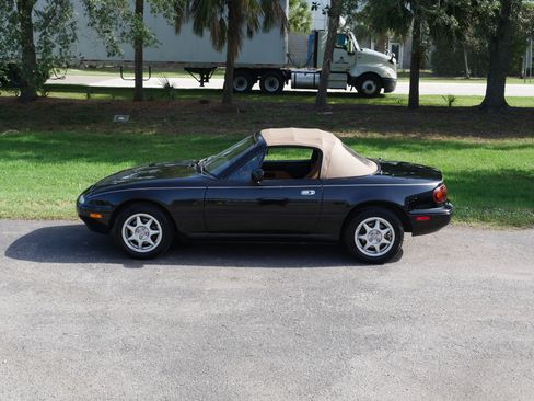 Used 1997 MAZDA MX-5 Miata RWD image 71