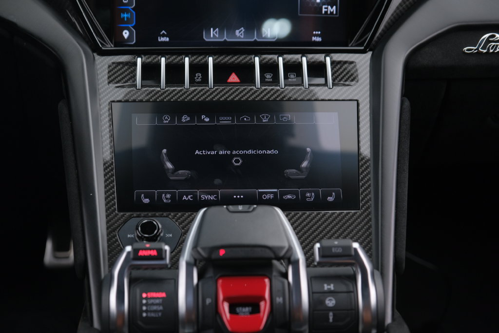 Used 2023 Lamborghini Urus Performante AWD/4WD image 55