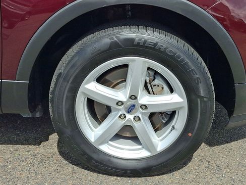 Used 2019 Ford Explorer XLT FWD image 9