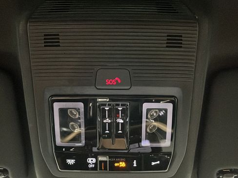 Used 2024 Volkswagen Atlas Cross Sport SE w/ Panoramic Sunroof Package AWD/4WD image 34