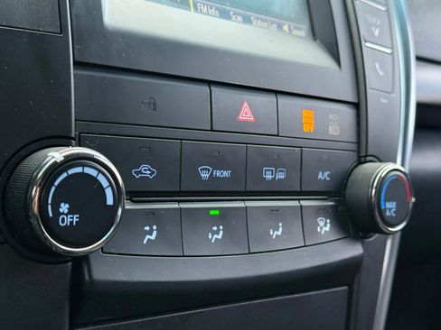 Used 2017 Toyota Camry LE image 14