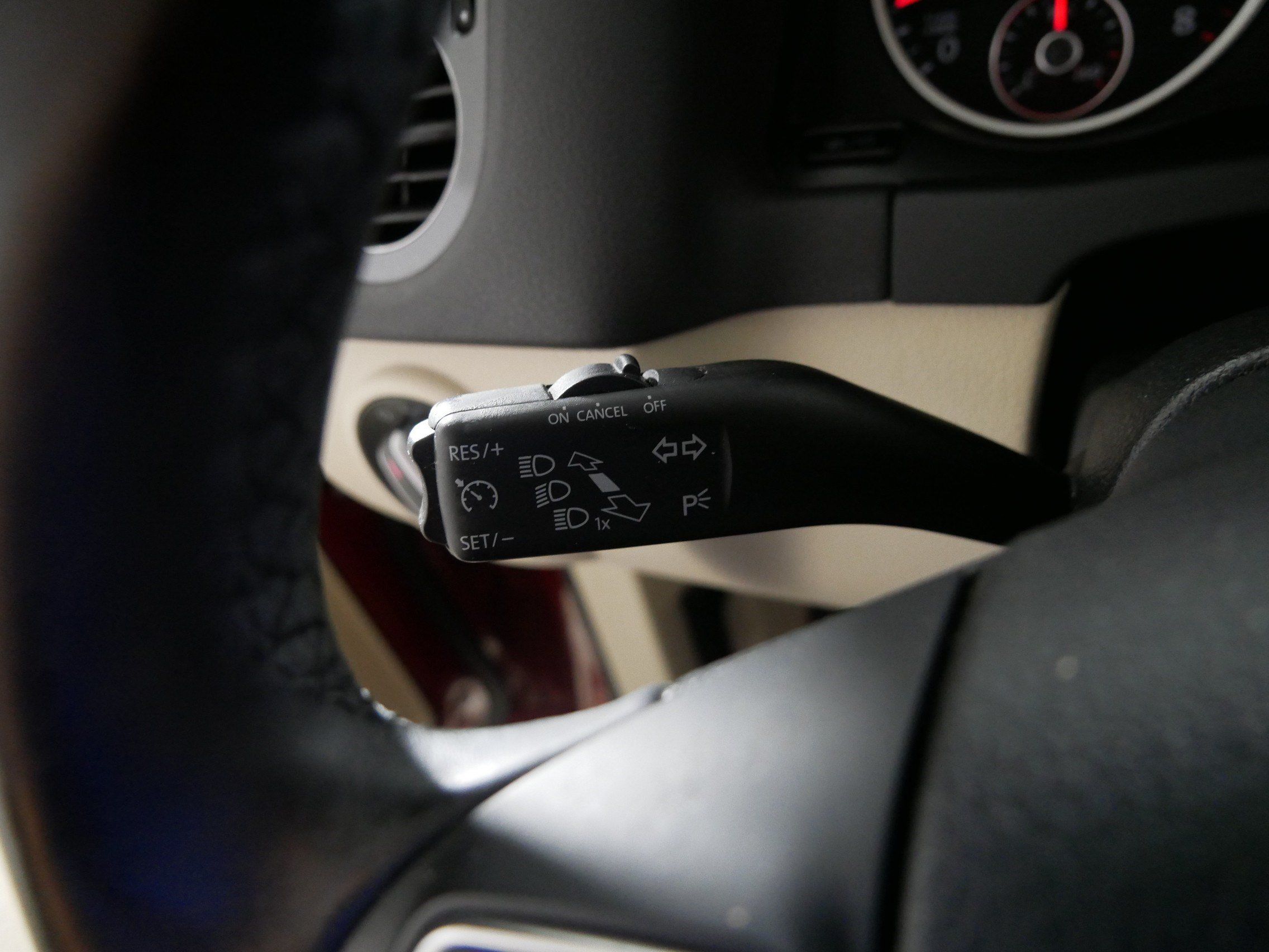 Used 2016 Volkswagen Tiguan S FWD image 32
