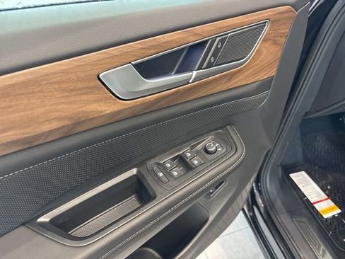 New 2026 Volkswagen Atlas SE image 7