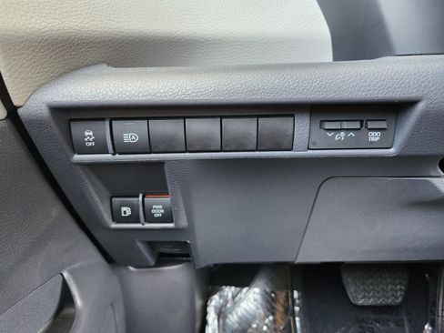 Used 2023 Toyota Sienna XLE FWD image 22