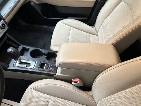 Used 2015 Subaru Outback 2.5i Premium image 32