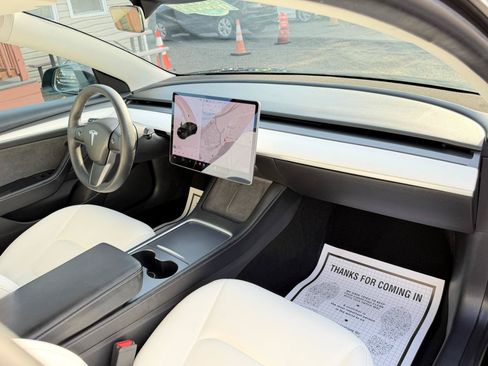 Used 2022 Tesla Model 3 Long Range AWD/4WD image 36