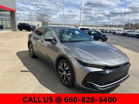 Used 2025 Toyota Crown XLE image 3