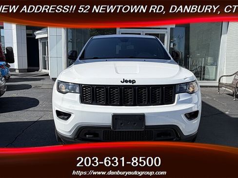 Used 2019 Jeep Grand Cherokee Laredo AWD/4WD image 8