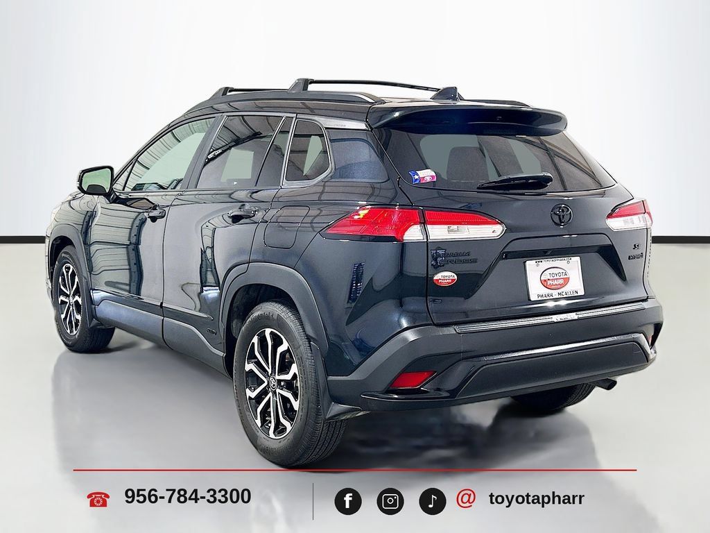 Used 2024 Toyota Corolla Cross AWD Hybrid w/ Moonroof Package image 7
