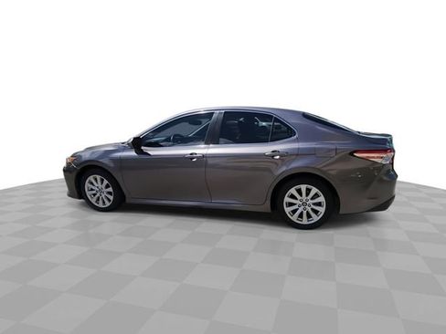 Used 2018 Toyota Camry LE w/ Convenience Package image 6