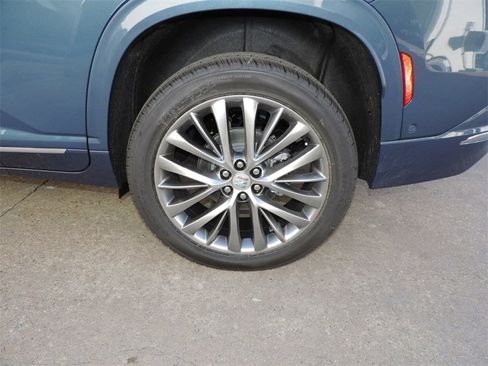 New 2026 Buick Enclave Avenir image 11