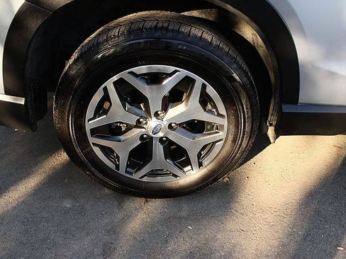 Used 2019 Subaru Forester Premium AWD/4WD image 16