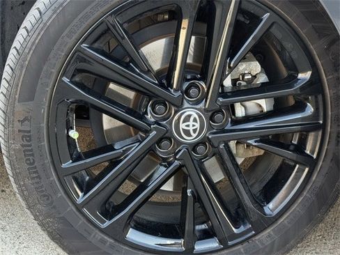 Used 2025 Toyota Camry SE image 10