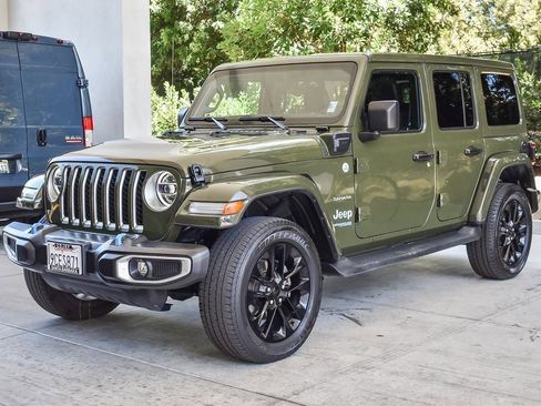 Used 2022 Jeep Wrangler Unlimited Sahara image 3