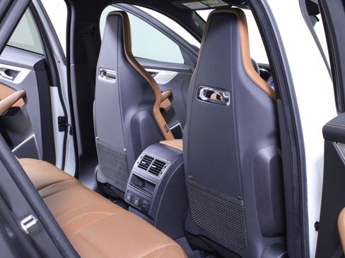 Certified 2025 Jaguar F-PACE R-Dynamic S AWD/4WD image 12