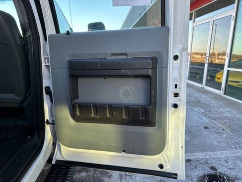 Used 2015 Ford F550 2WD Crew Cab Super Duty image 24