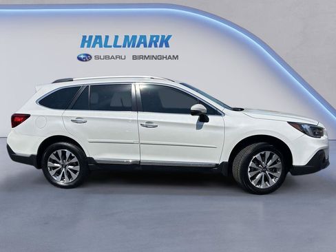Used 2019 Subaru Outback 3.6R Touring AWD/4WD image 2