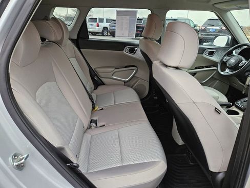 Used 2020 Kia Soul LX image 30