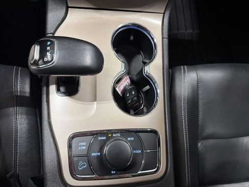 Used 2014 Jeep Grand Cherokee Limited w/ Trailer Tow Group IV image 18