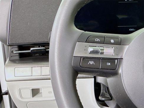 Certified 2025 Hyundai Kona SEL image 20