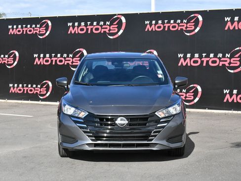 Used 2023 Nissan Versa SV image 2