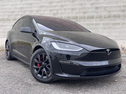Used 2024 Tesla Model X Plaid image 2