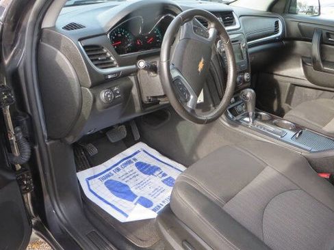 Used 2016 Chevrolet Traverse LT w/ Style and Technology Package image 11