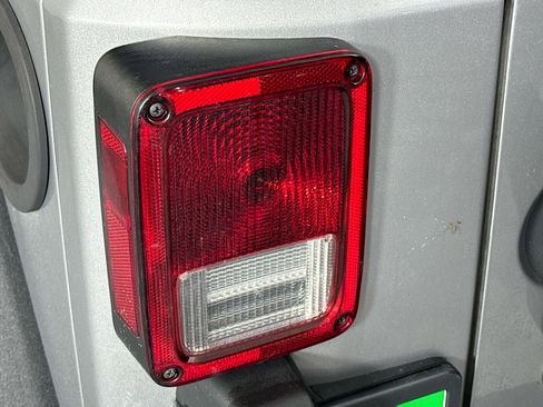 Used 2018 Jeep Wrangler Sport w/ Quick Order Package 24S image 29