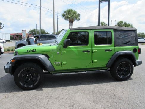 Used 2018 Jeep Wrangler Unlimited Sport image 2