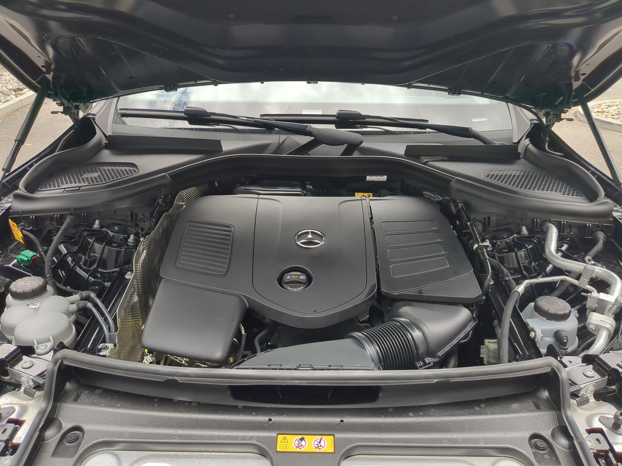 Used 2025 Mercedes-Benz GLC 350e 4MATIC image 33