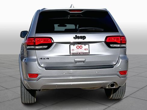Used 2021 Jeep Grand Cherokee Laredo X image 4