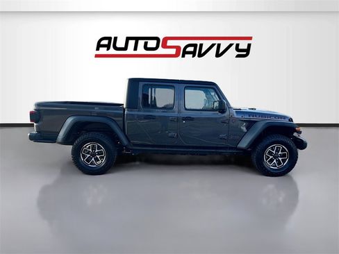 Used 2024 Jeep Gladiator Rubicon w/ Convenience Group image 8