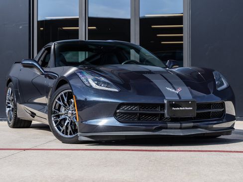 Used 2014 Chevrolet Corvette Stingray Coupe w/ 2LT Preferred Equipment Group image 2