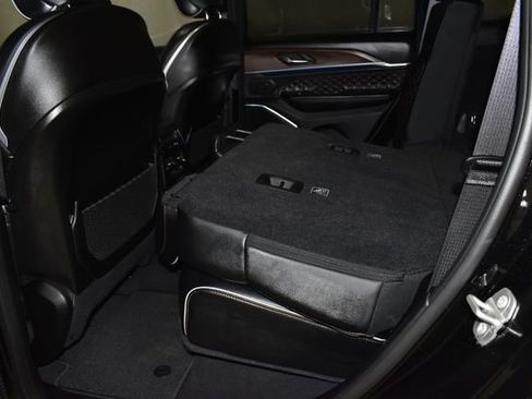 Used 2025 Jeep Grand Cherokee Summit w/ Adv Protech Group IV image 32