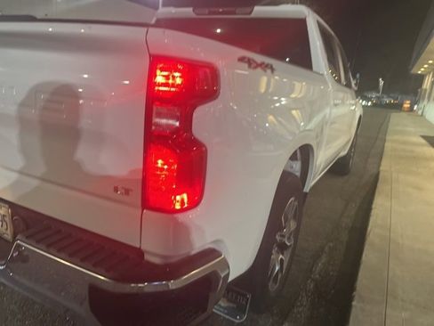 Certified 2022 Chevrolet Silverado 1500 LT image 3