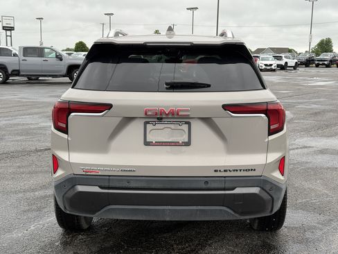 Used 2025 GMC Terrain Elevation w/ Elevation Premium Package AWD/4WD image 4